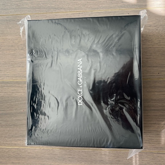 Dolce and Gabbana Velvet Vanity Case - Picture 7 of 8